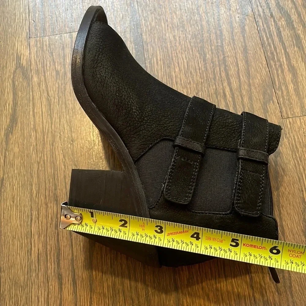 EILEEN FISHER List Nubuck Peep Toe Bootie Leather size 5